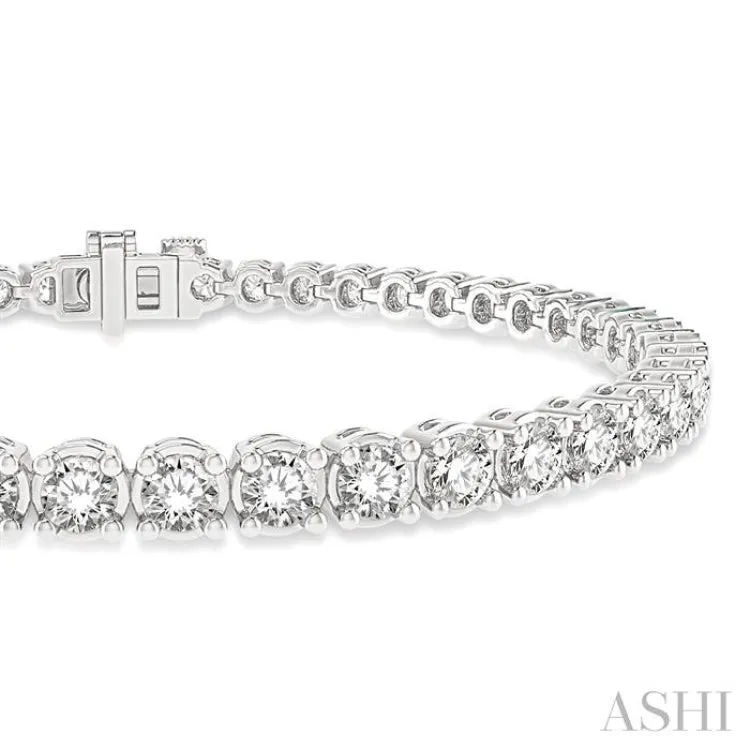 4 Ctw Round Cut Diamond Tennis Bracelet in 14K White Gold