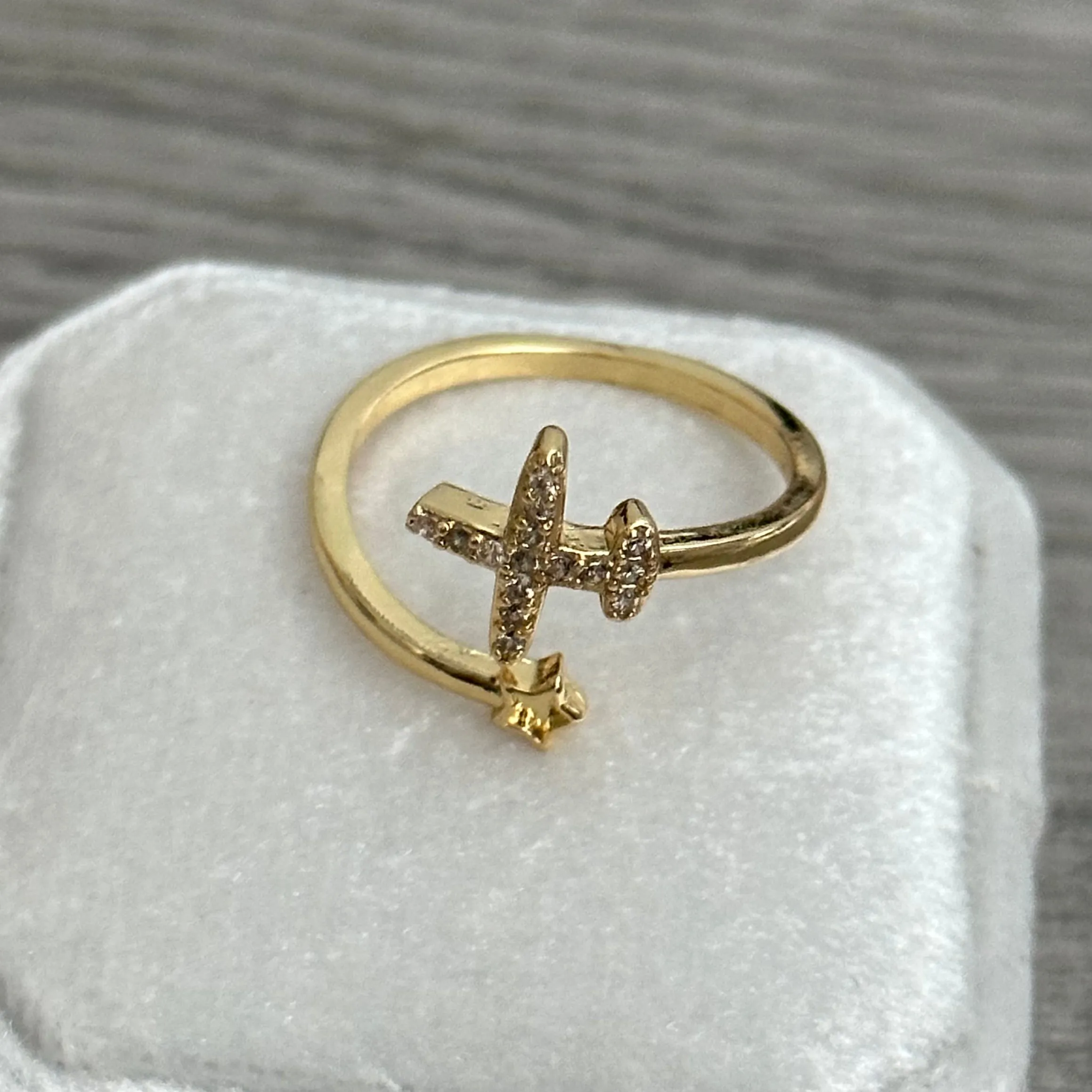 Adjustable Airplane Ring