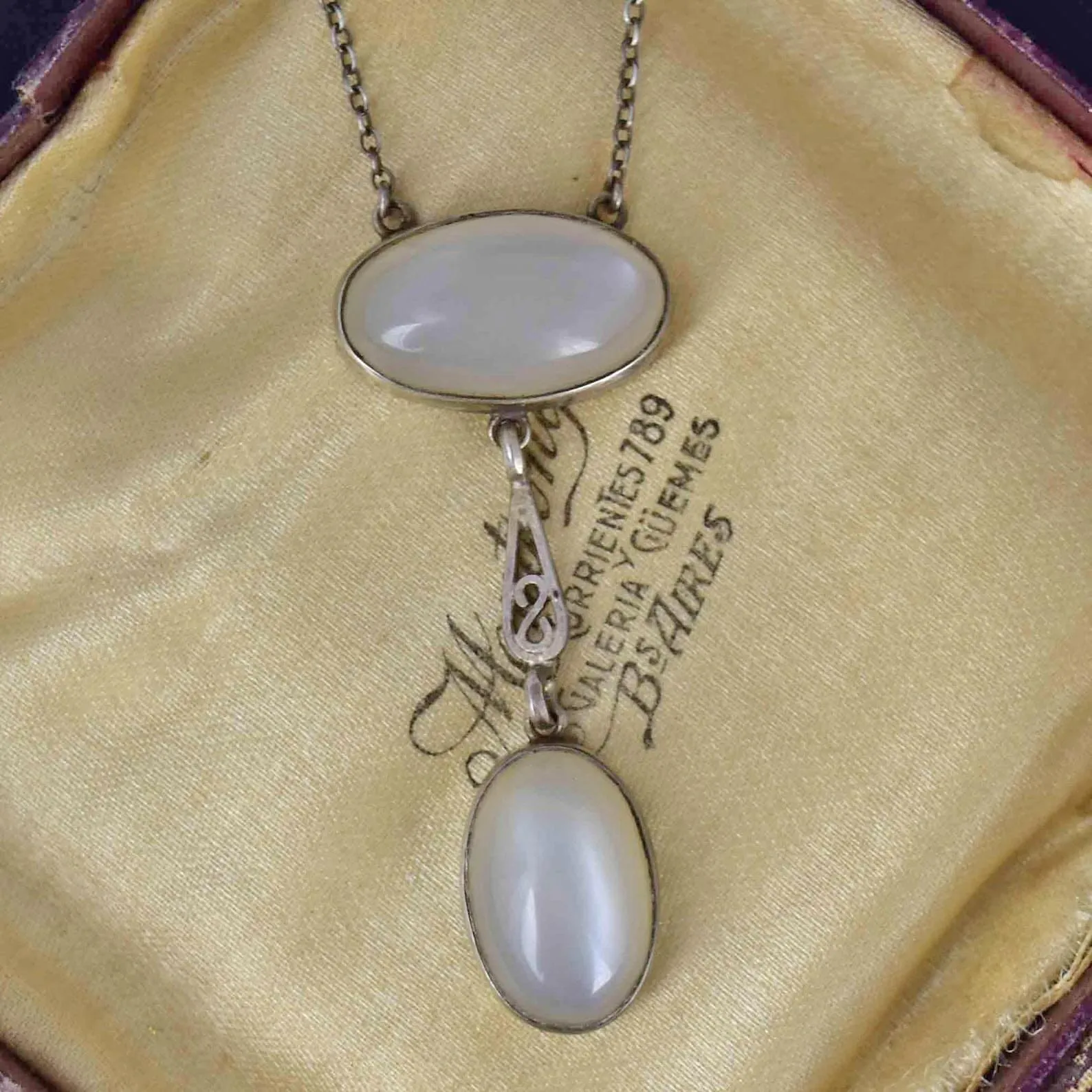 Art Deco Silver Moonstone Cabochon Pendant Necklace