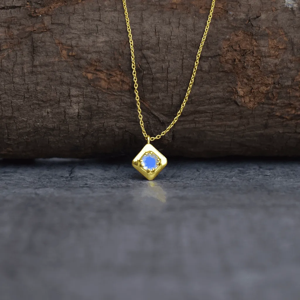 Classic - Moonstone Necklace