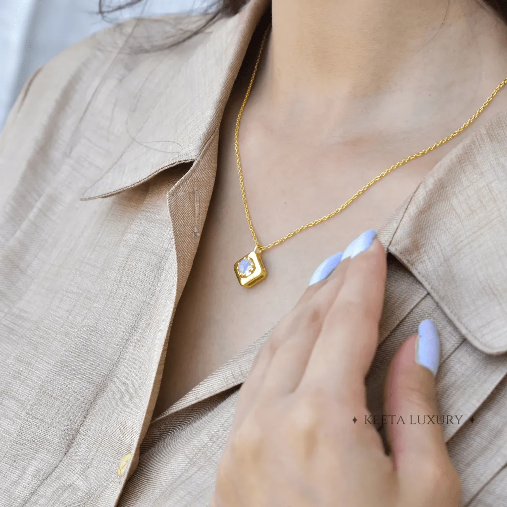 Classic - Moonstone Necklace