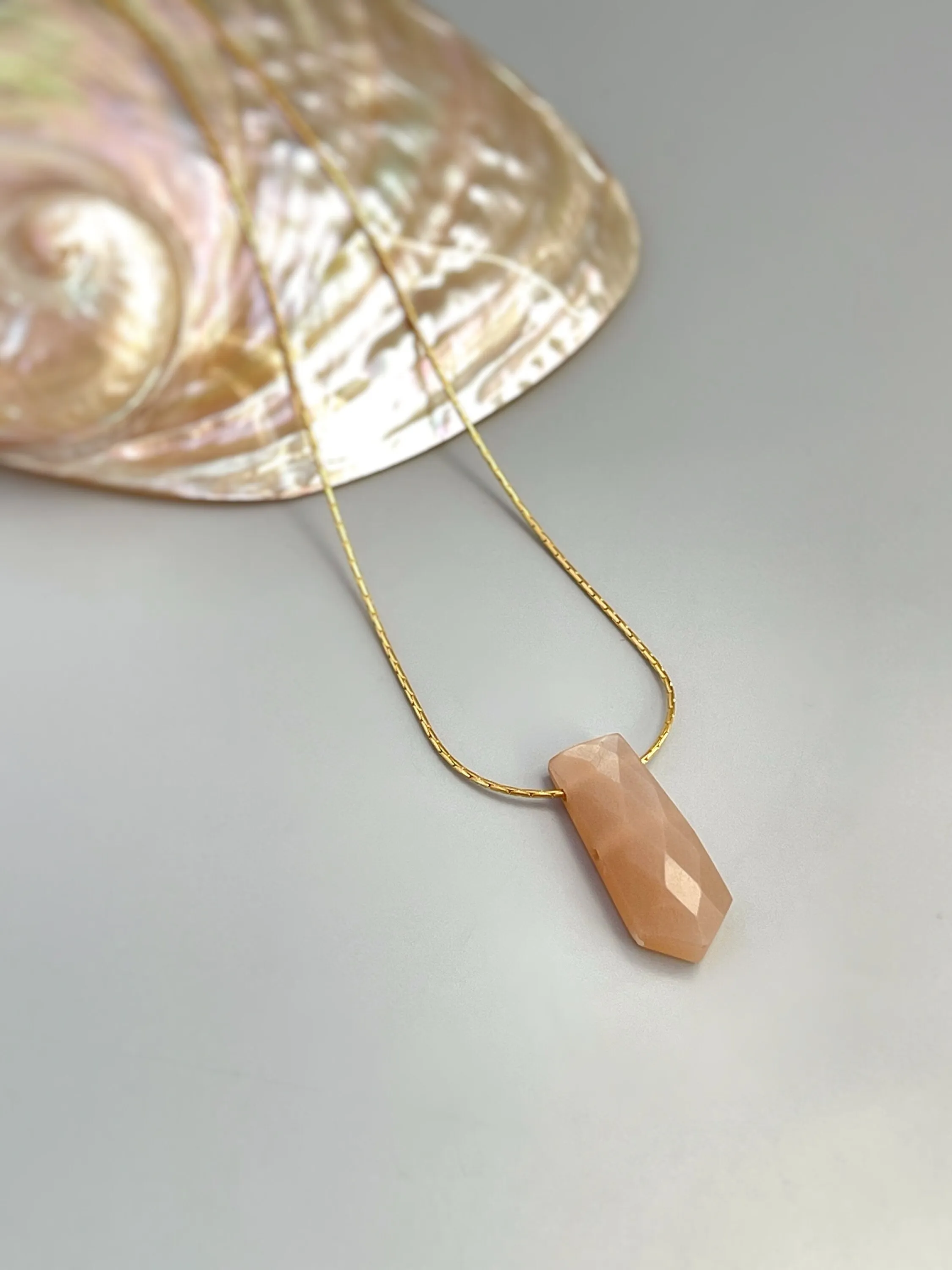 Dainty Peach Moonstone Choker necklace