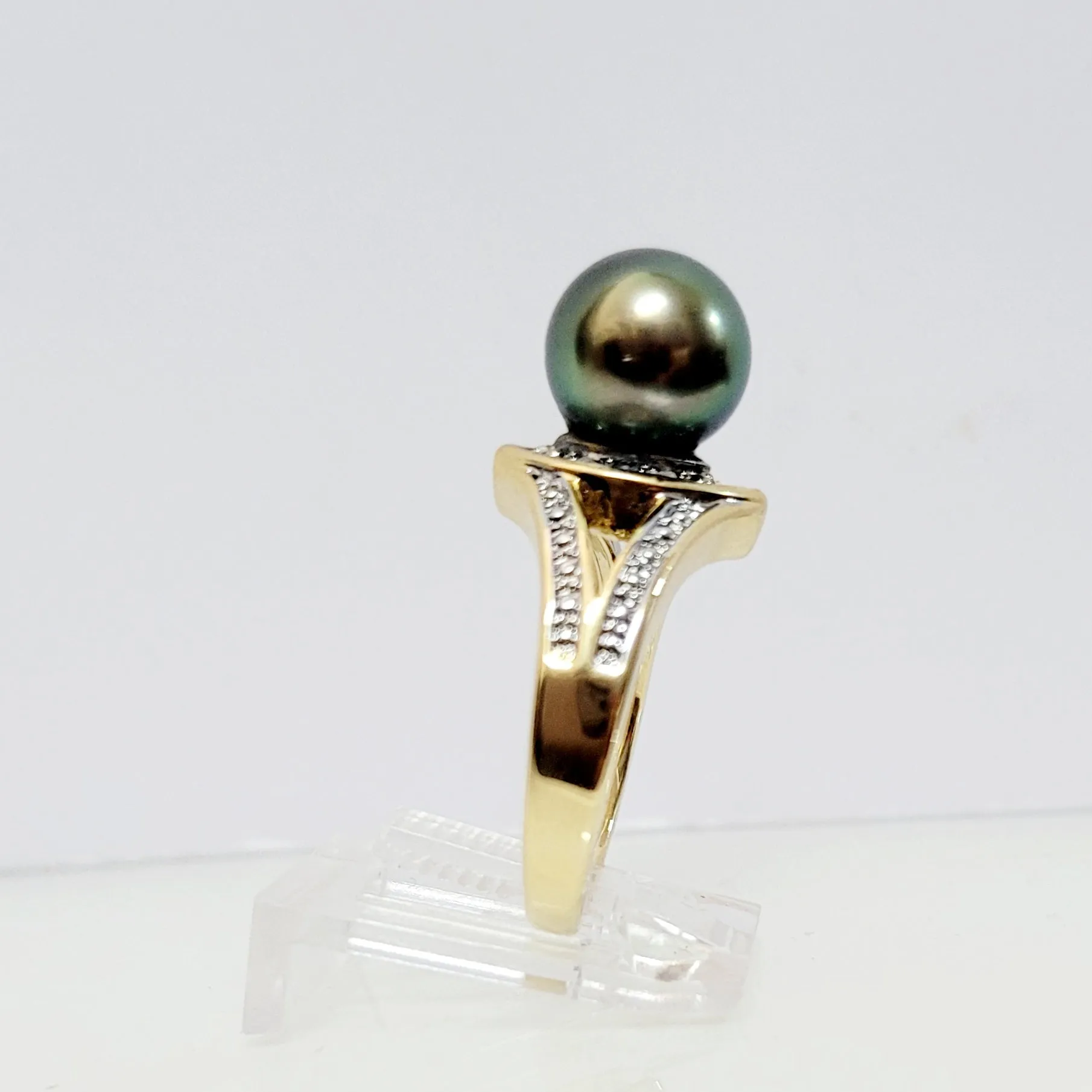 Gorgeous Kiara -Authentic Tahitian Smooth Round Pearl Ring