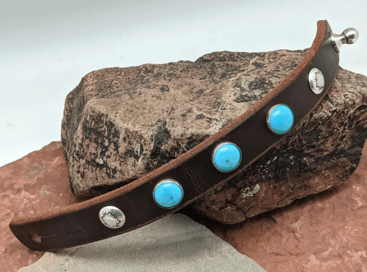 Laura Ingalls Women's Kingman Turquoise Round Cab Leather Bracelet B-383