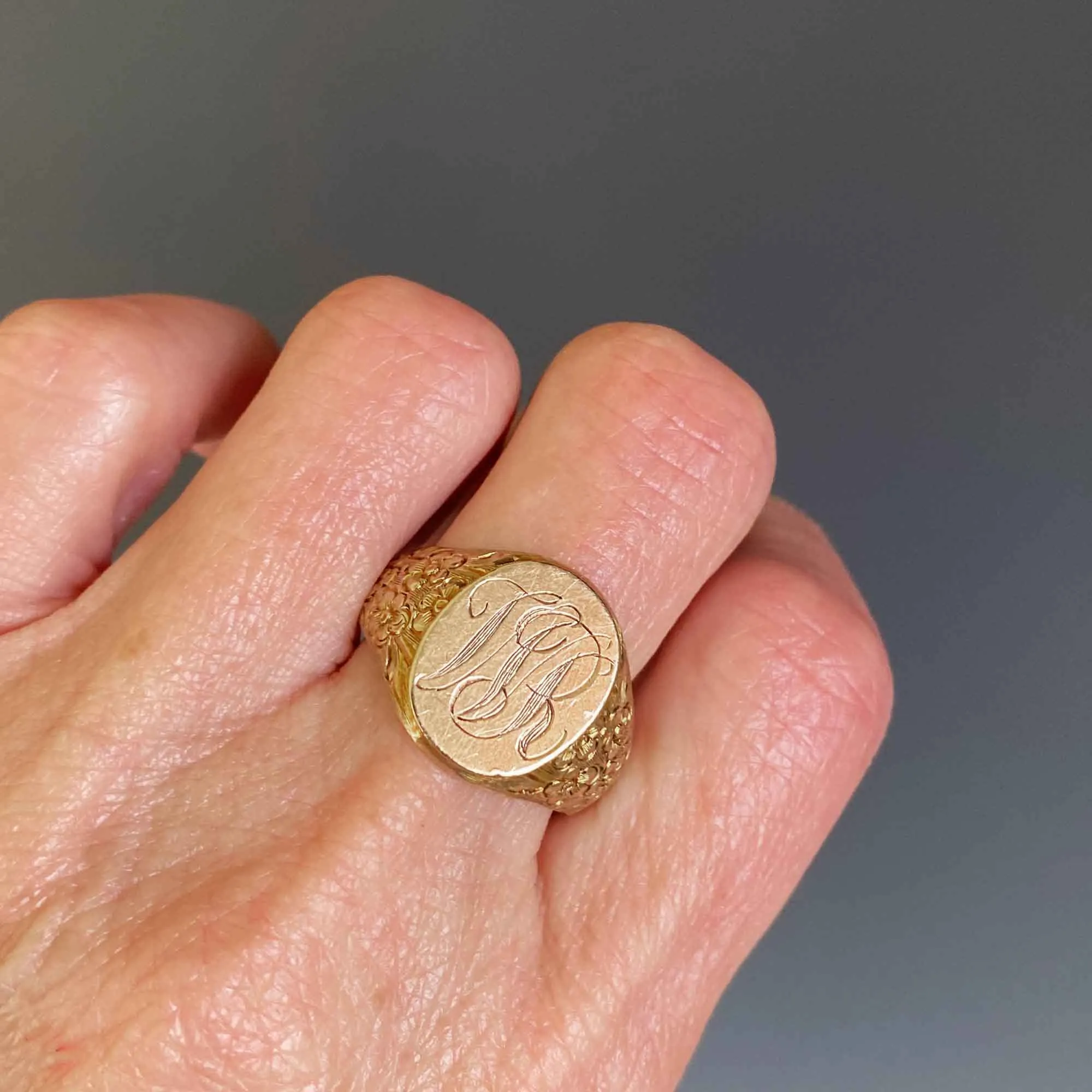 Mens Edwardian Gold Signet Ring, Forget Me Not Engraved