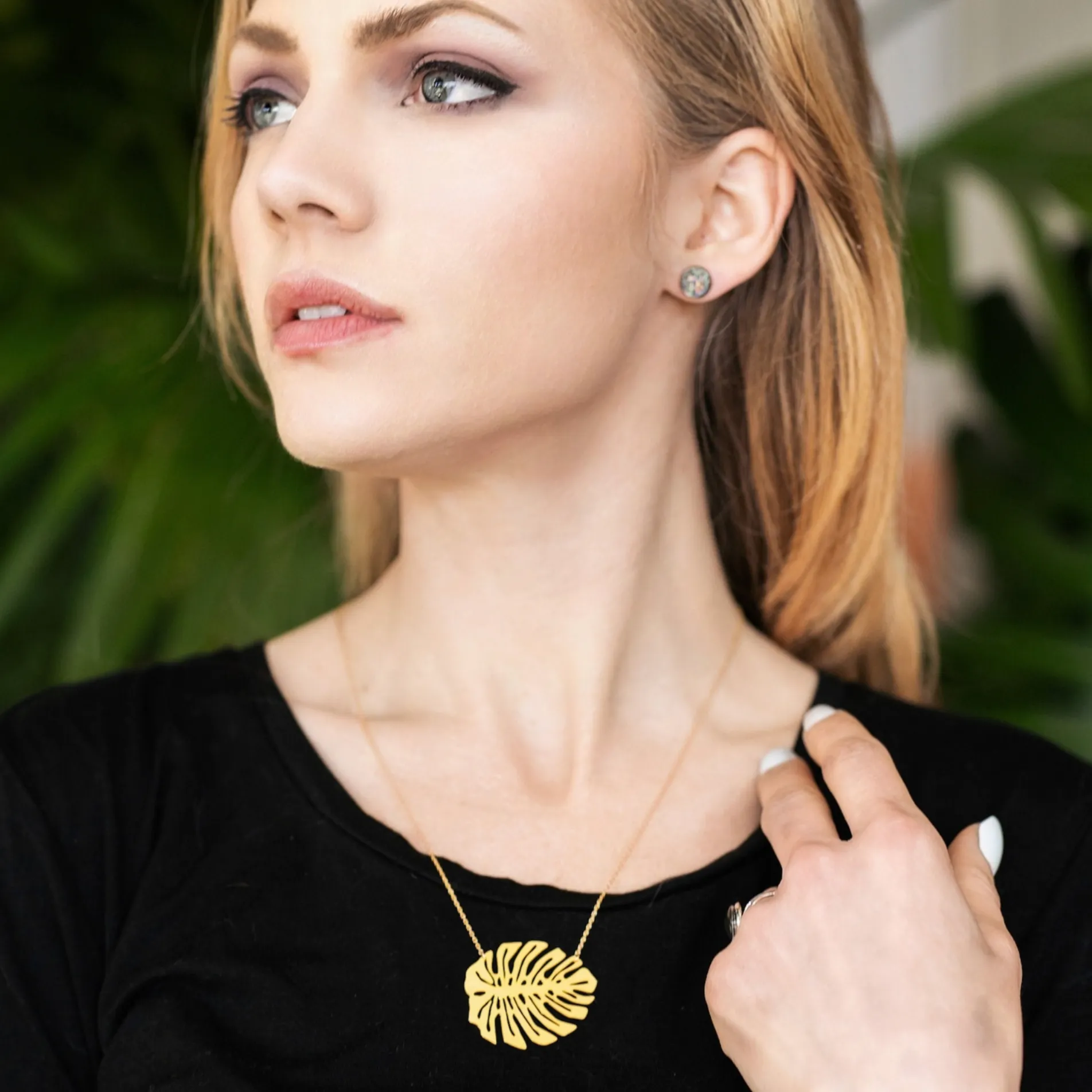 Monstera Deliciosa Leaf Necklace