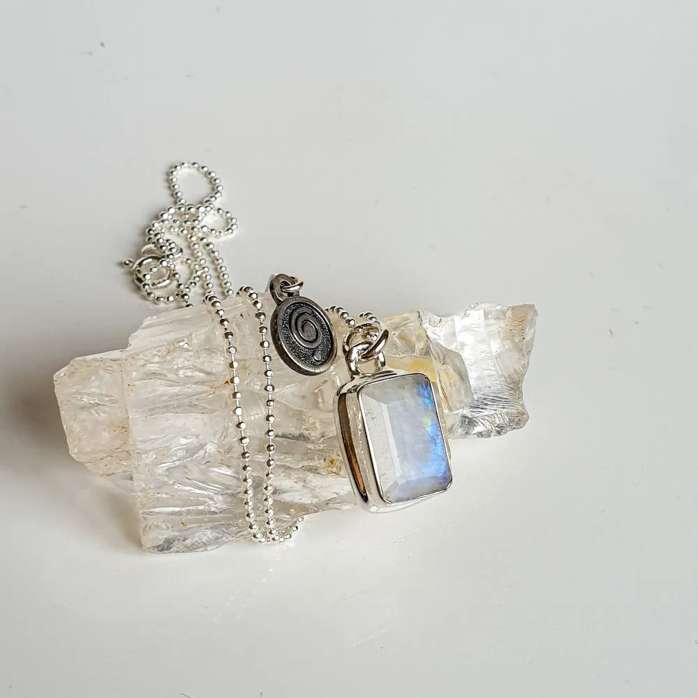 Moonstone from India, AAAA  grade pendant with chain "Intuition"