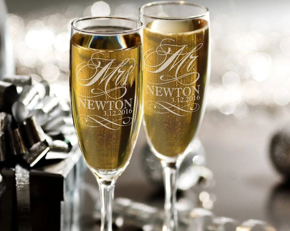 Mr and Mrs Champagne Glasses, Set of 2 Personalized Wedding Flutes, Custom Engraved Mr and Mrs Toasting Glass Flutes, Bride and Groom Gift