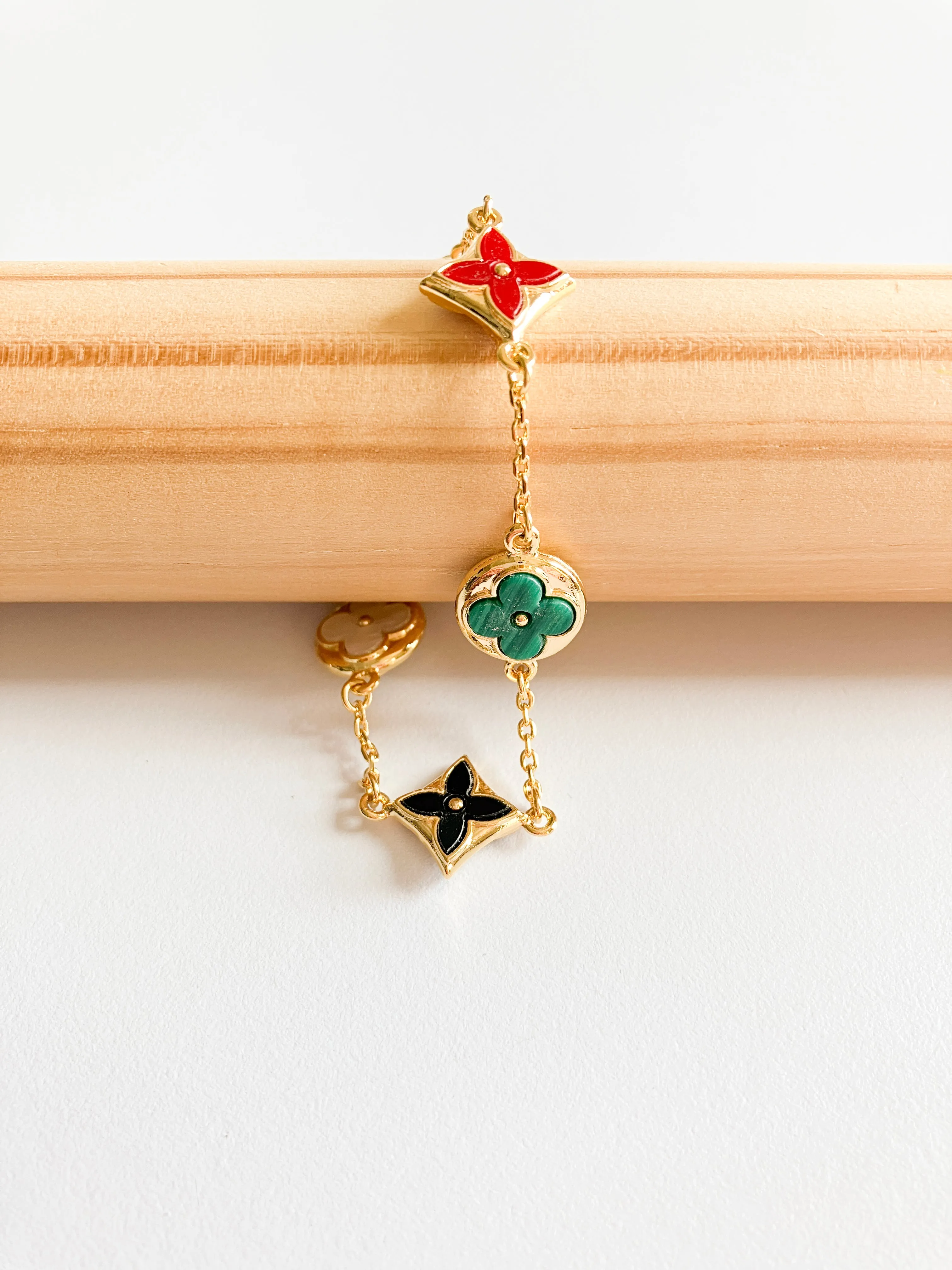 Onyx, Carnelian, Malachite and Mother of Pearl Moonflower and Starflower Bracelet