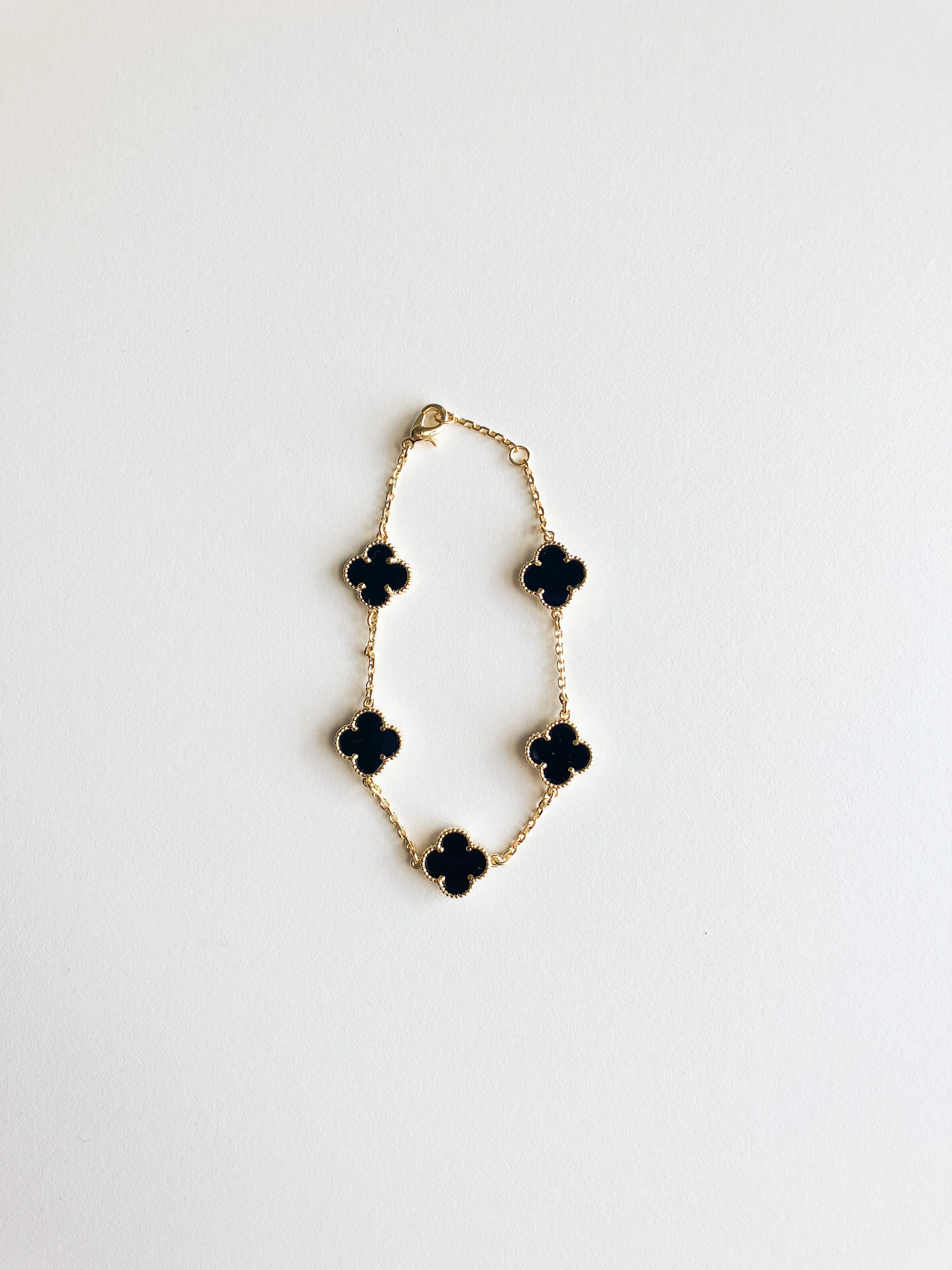 Onyx Small Quatrefoil Bracelet in Gold