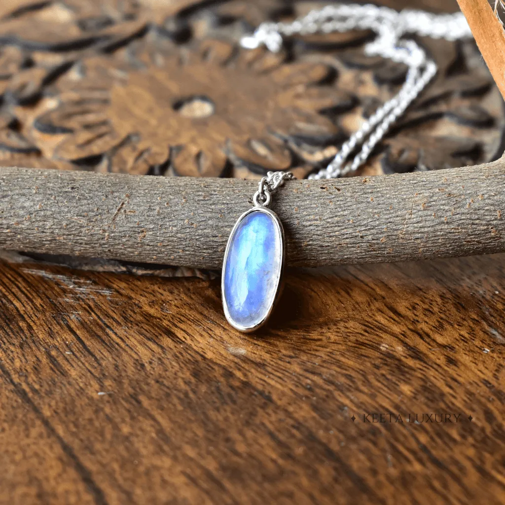 Oval Regency - Moonstone Necklace