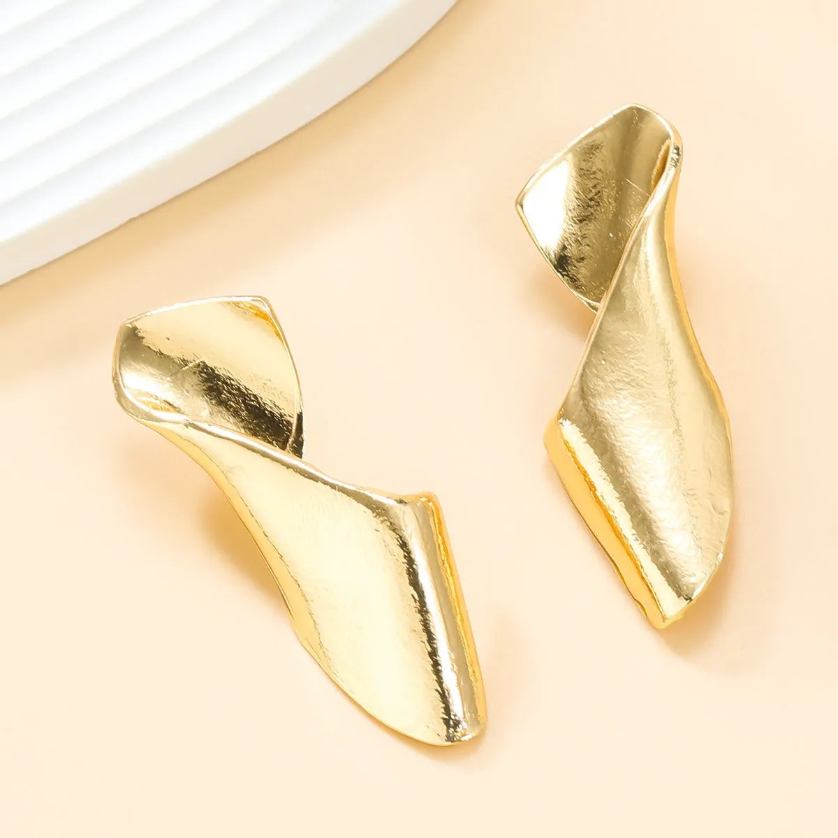 Pre Order:  Thick Metal Sheet Curve Earrings