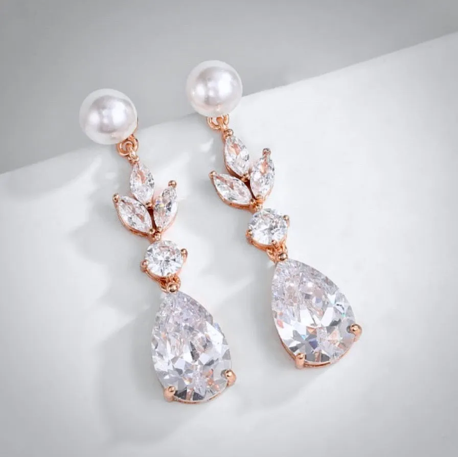 "Perla" - Pearl and Cubic Zirconia Bridal Earrings - Available in Silver, Rose Gold and Yellow Gold