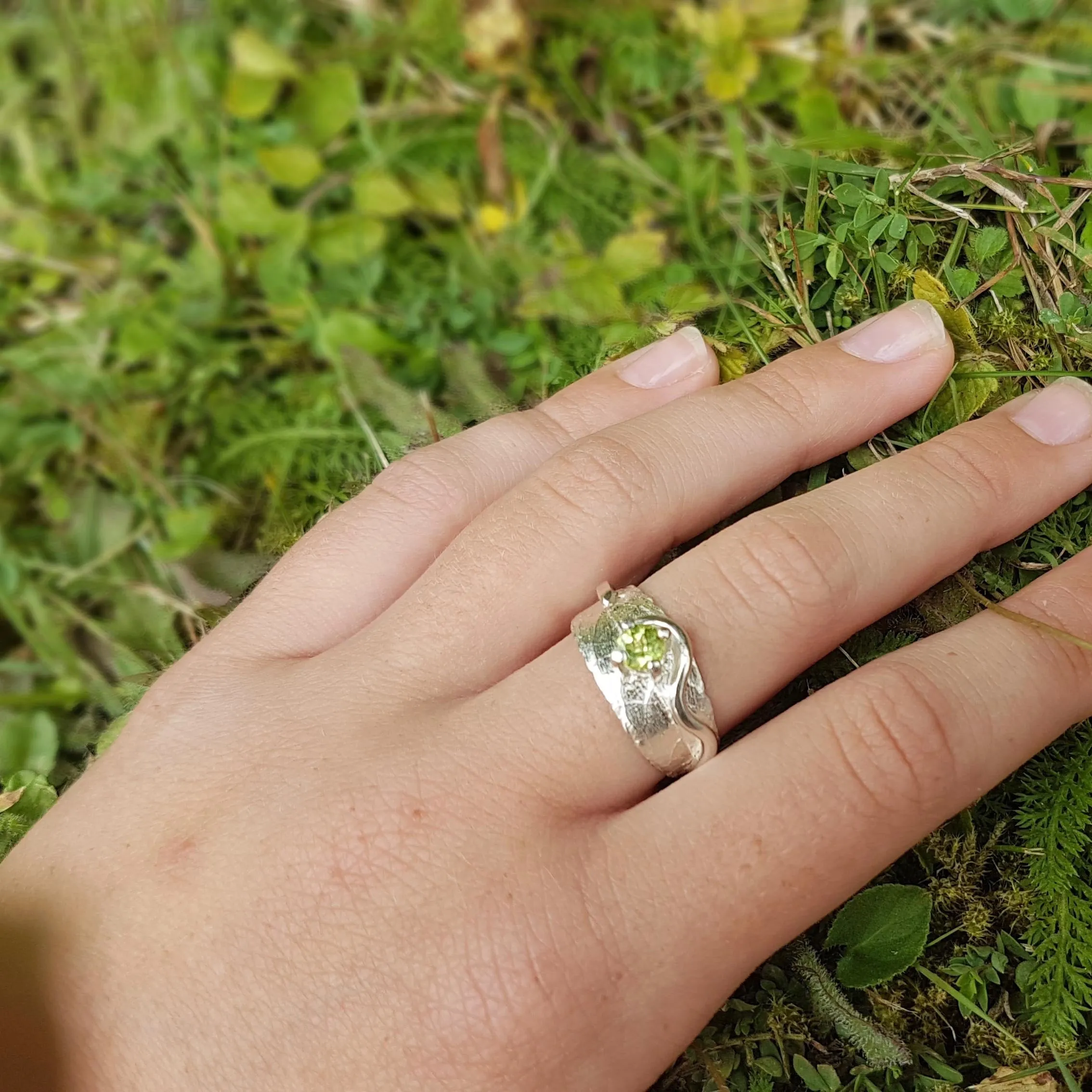 Silver Leaf Ring with Peridot