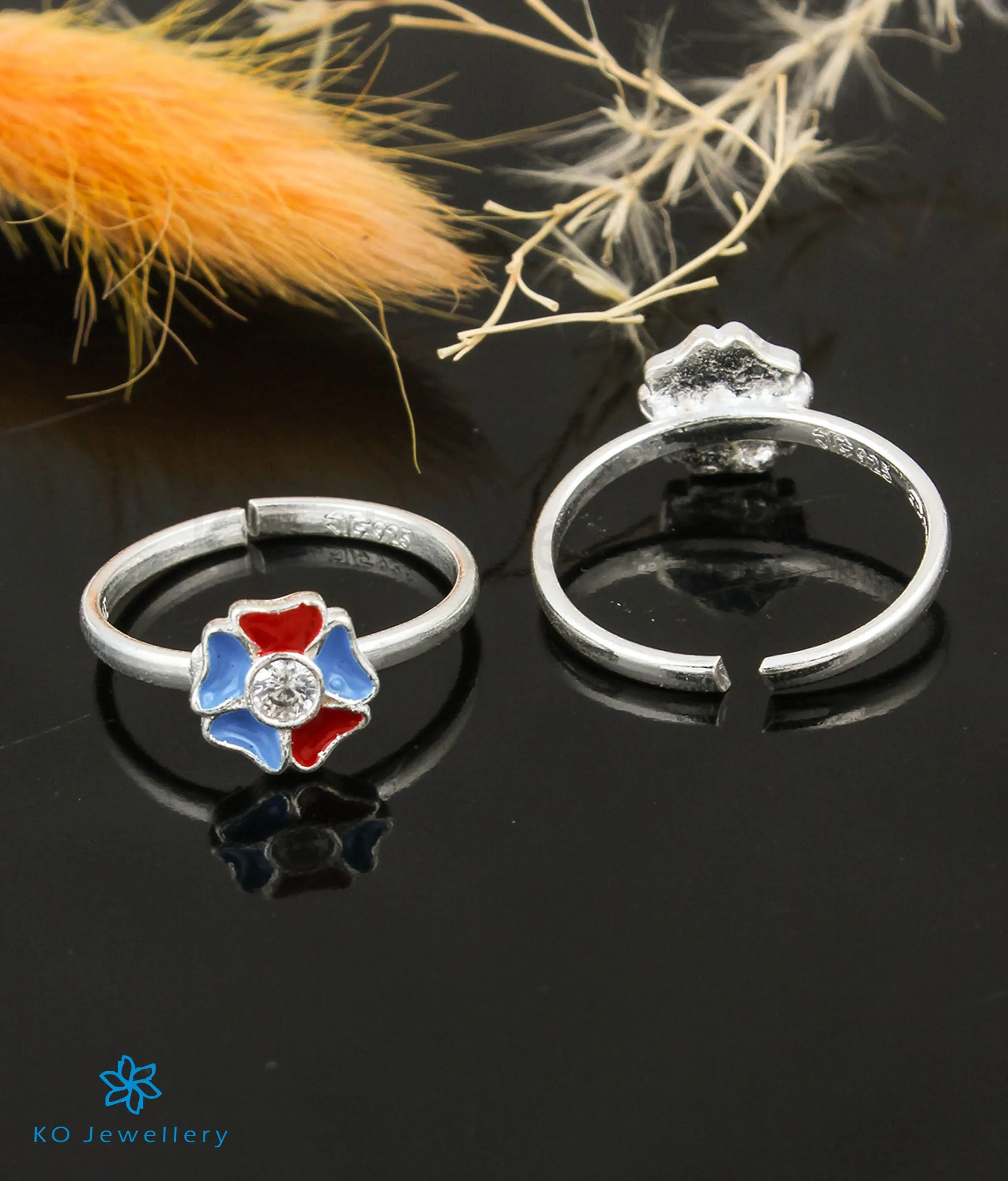 The Saumanasa Silver Toe-Rings (Blue)