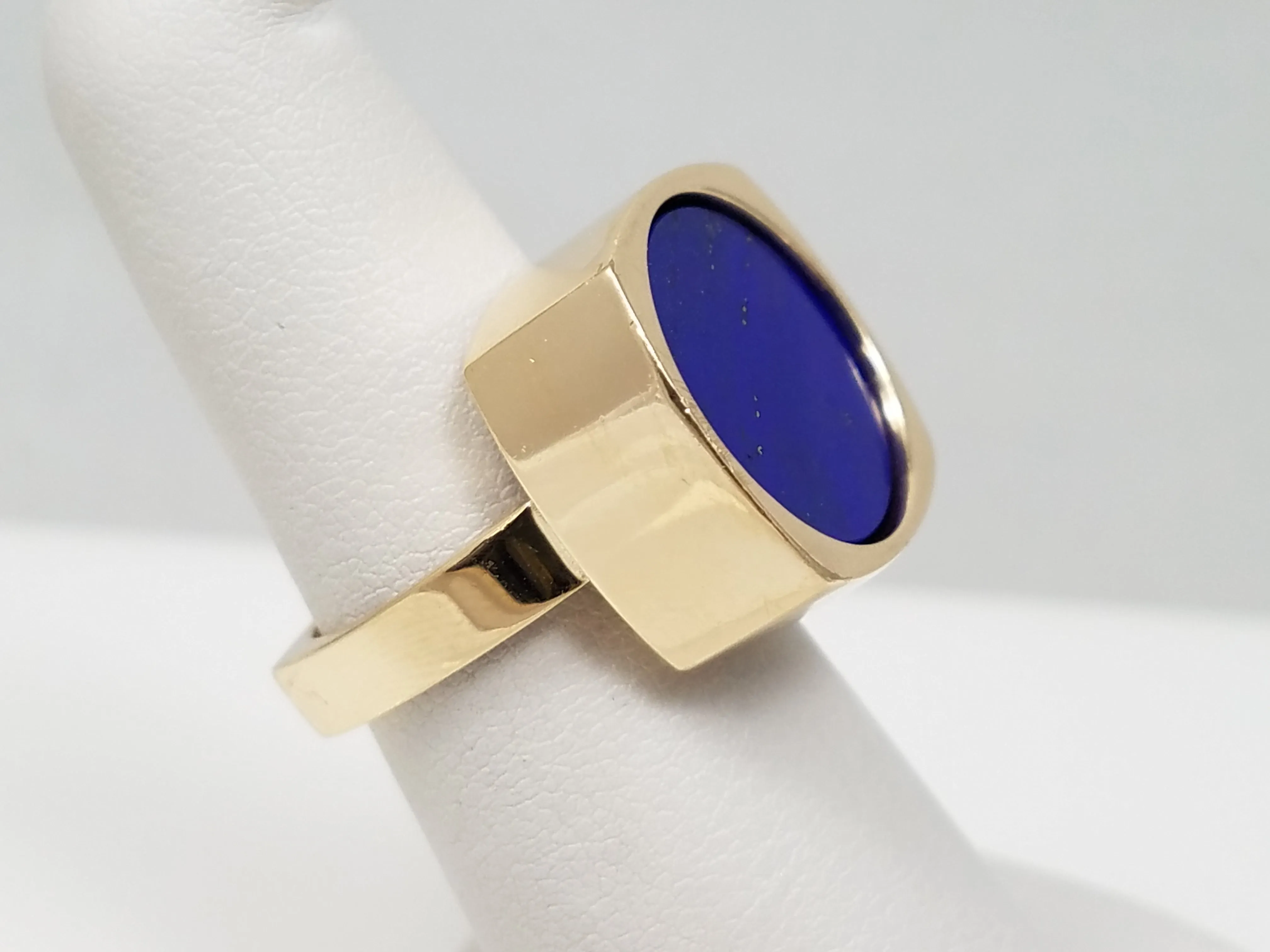 Vintage 14k Yellow Gold Lapis Ring