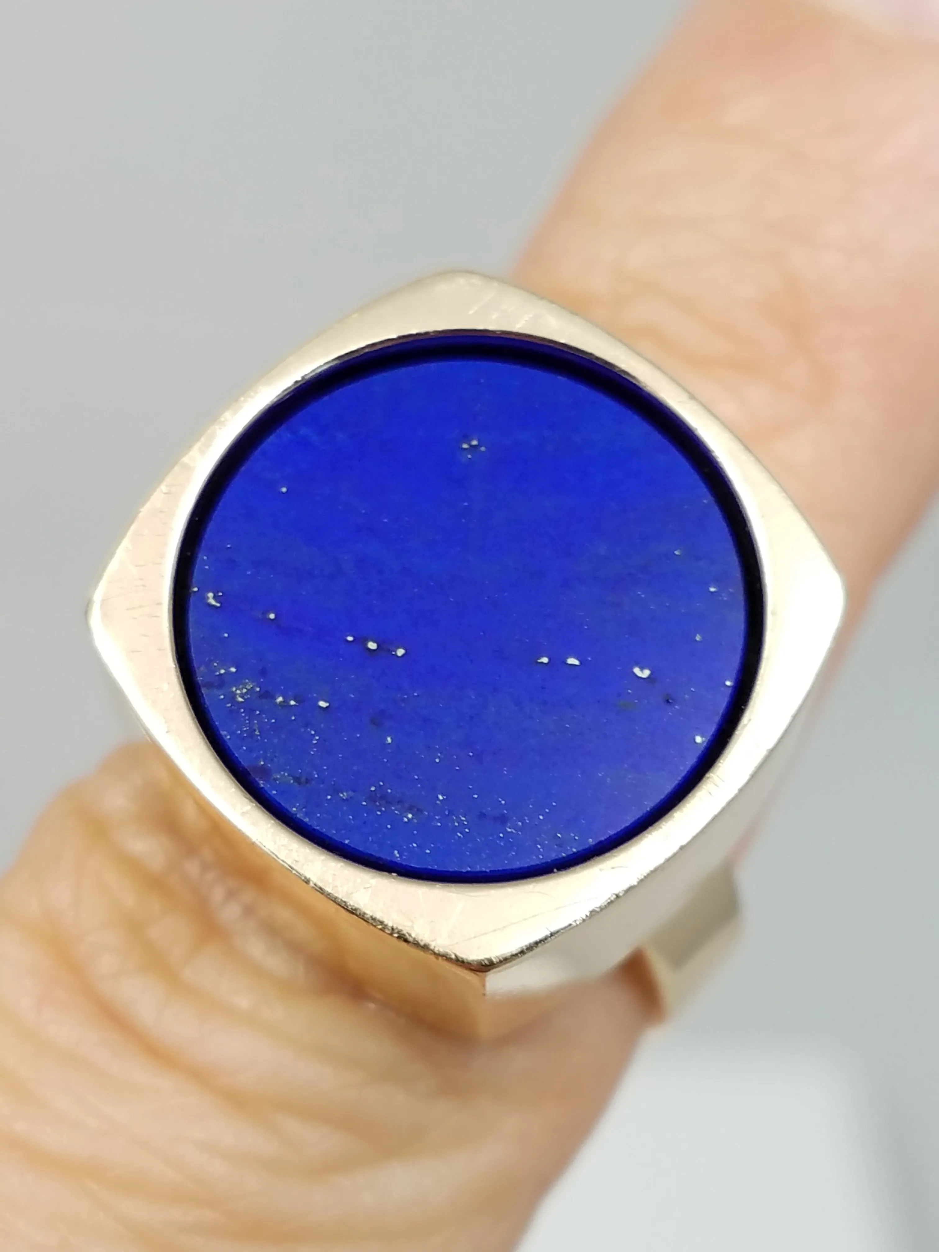 Vintage 14k Yellow Gold Lapis Ring