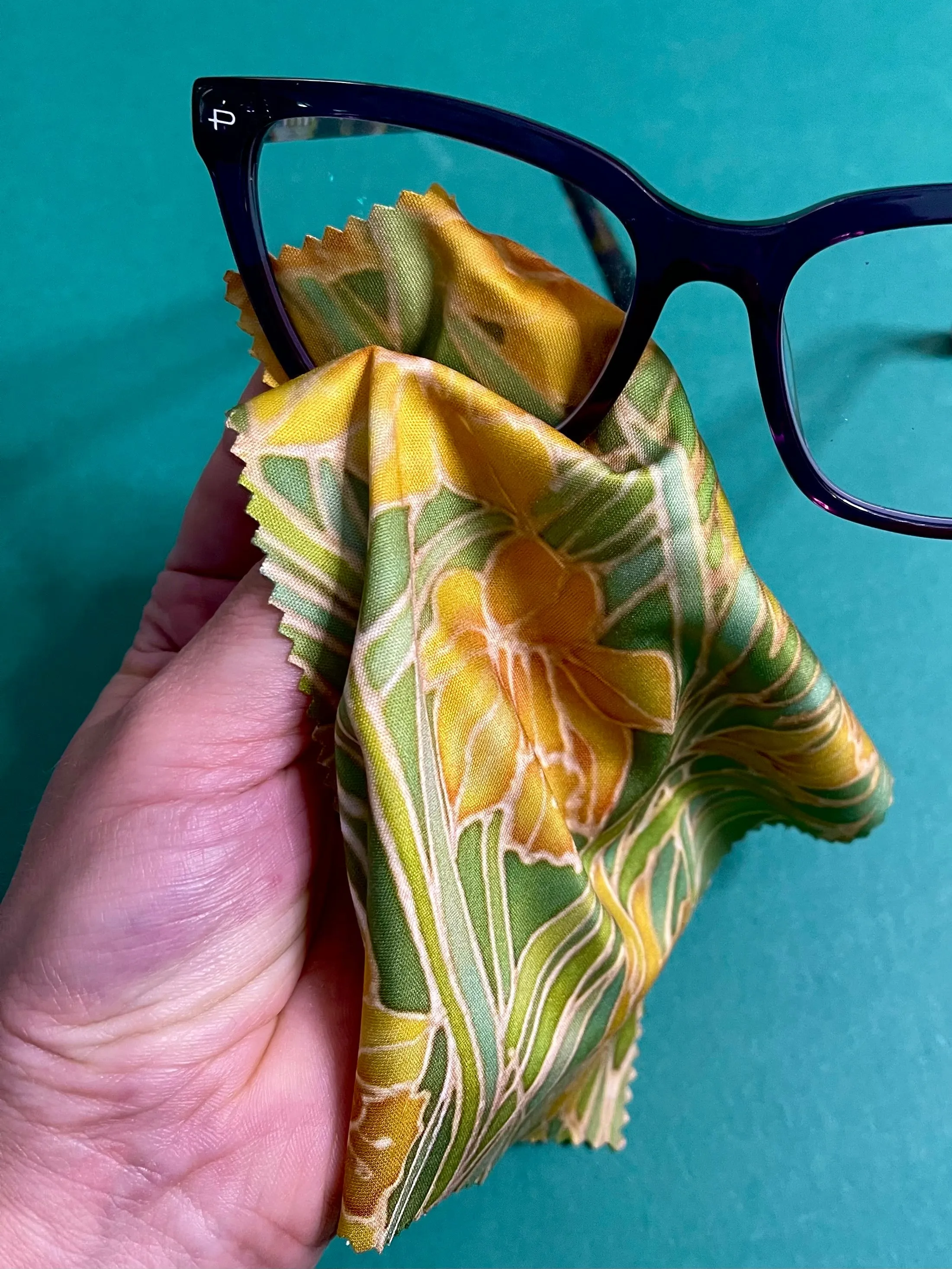 Yellow Daffodils Glasses Cover & Cleaning Cloth - slip-on padded washable cover and microfibre cloth for glasses.